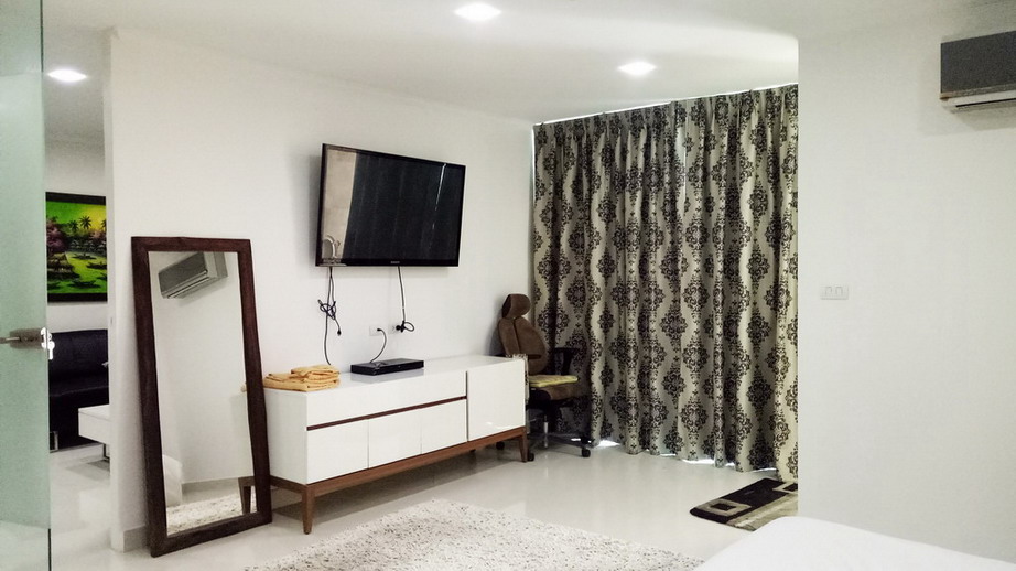 Sea View 2 Bedrooms Condo for Rent in Wongamat Beach