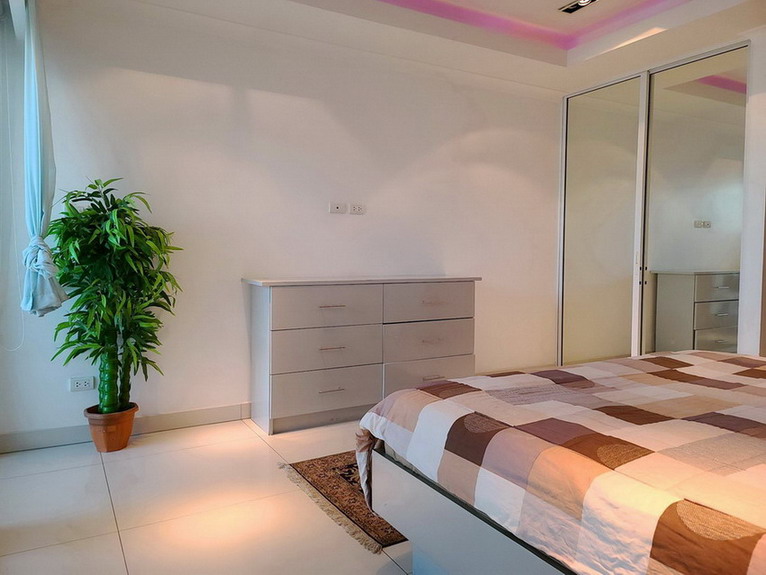 Modern Condo for Sale Rent on Pratumnak Hill Pattaya