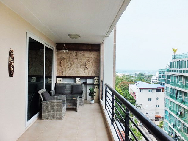 DELUXE 2 BEDS CONDO FOR RENT - NEWLY RENOVATED - PRATUMNAK, PATTAYA