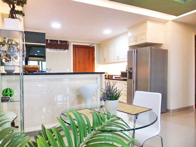 DELUXE 2 BEDS CONDO FOR RENT - NEWLY RENOVATED - PRATUMNAK, PATTAYA