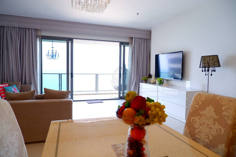 Beachfront Condo for Rent in Wong Amat Beach Pattaya