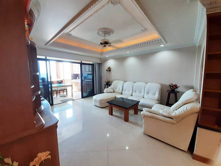 Large Condo For Sale and Rent Jomtien Beach Pattaya