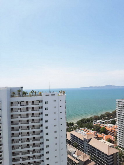 Large Condo For Sale and Rent Jomtien Beach Pattaya