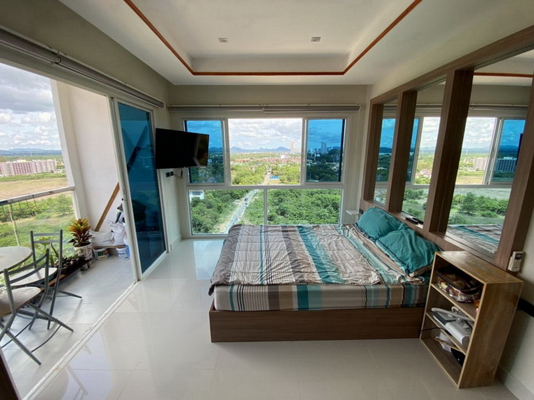 Lovely Sea View Condo for Sale Na Jomtien, Pattaya