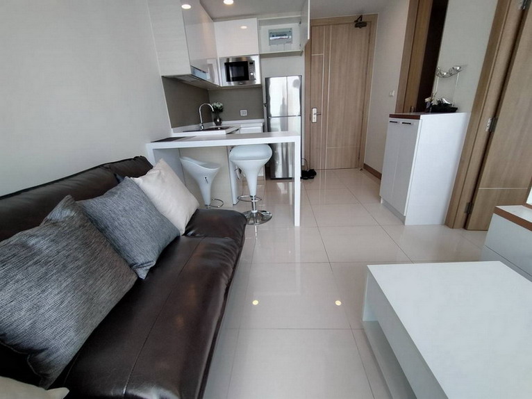 Sea View Condo for Rent in Wong Amat Pattaya