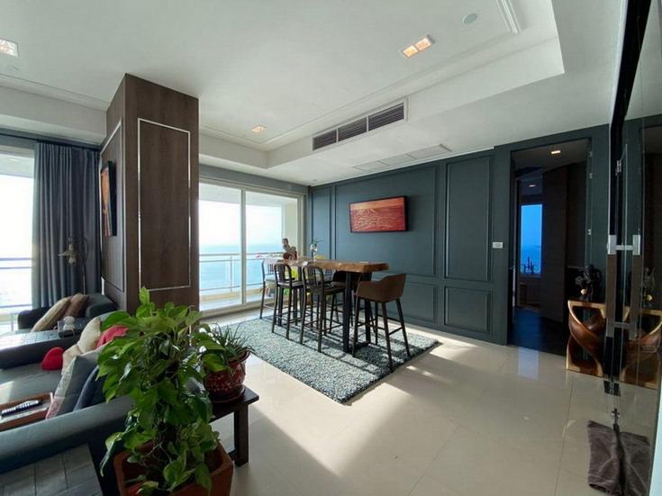 Beachfront 3 Bedrooms Condo for Rent in Jomtien Beach, Pattaya