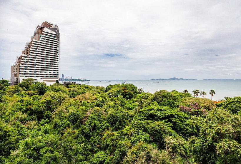 2 Bedrooms for Sale in Wong Amat Beach, Pattaya