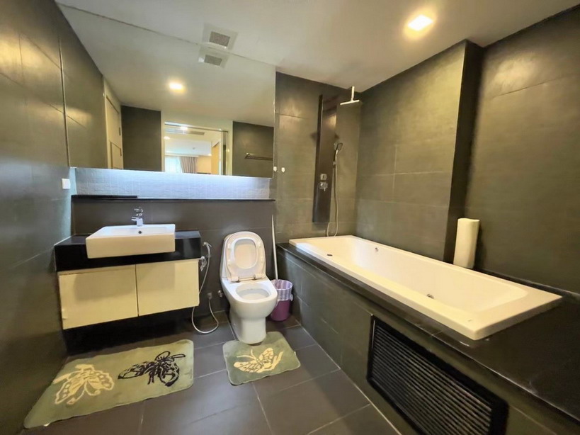 Luxurious Condo 3 Bedrooms for Rent in Central Pattaya