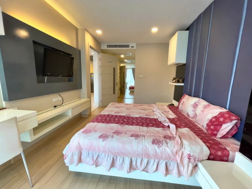 Luxurious Condo 3 Bedrooms for Rent in Central Pattaya