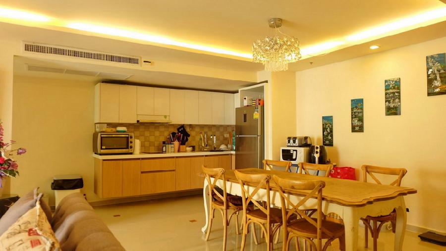 Large 2 Bedrooms Condominium for Sale, Pattaya Downtown