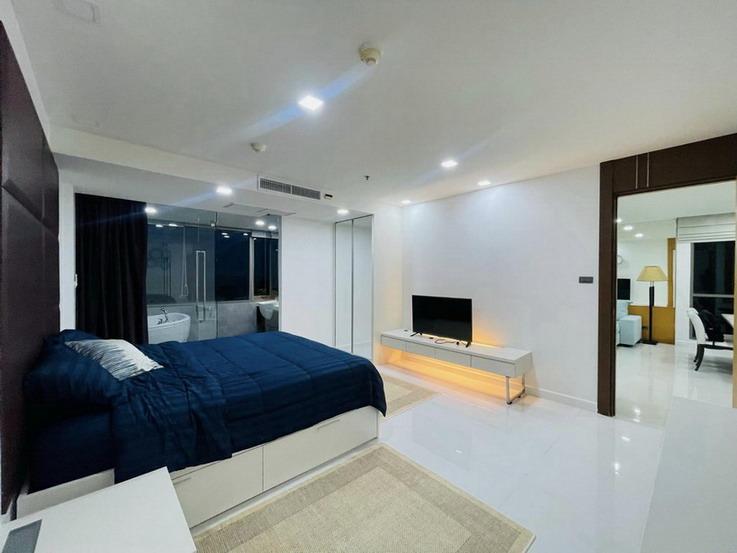 Beachfront 3 Bedrooms Condominium for Rent, Pattaya