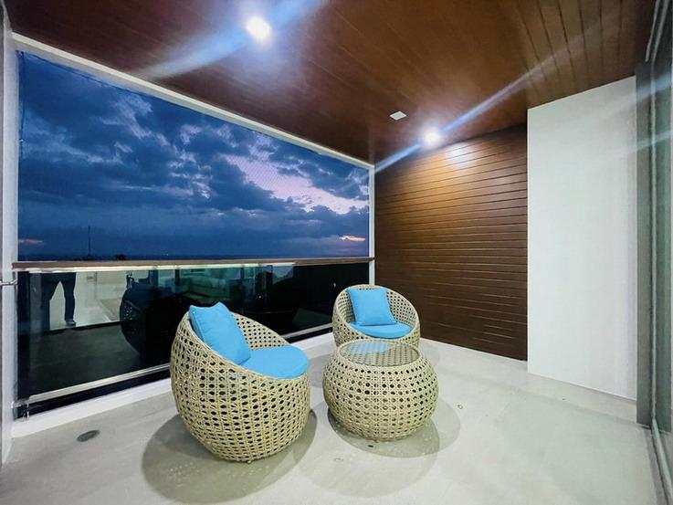 Beachfront 3 Bedrooms Condominium for Rent, Pattaya