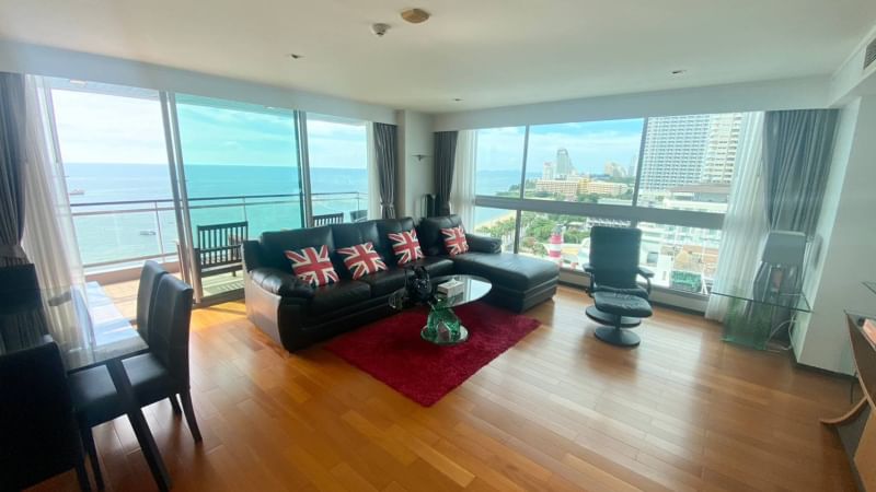 Beachfront 2 Bedrooms Condo for Rent in Pattaya Beach Rd.