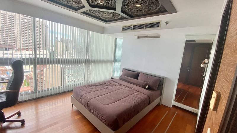 Beachfront 2 Bedrooms Condo for Rent in Pattaya Beach Rd.