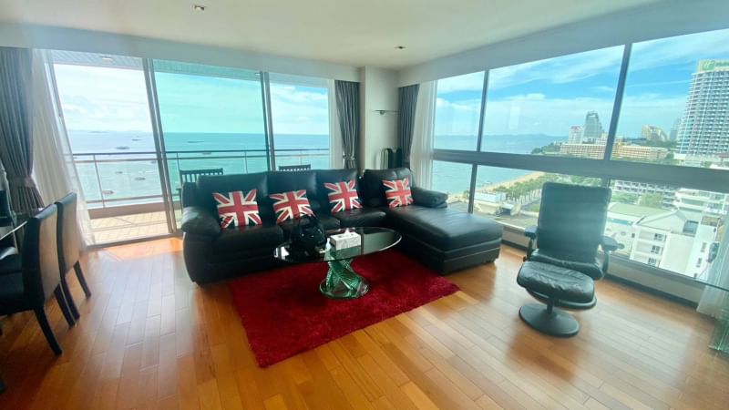 Beachfront 2 Bedrooms Condo for Rent in Pattaya Beach Rd.