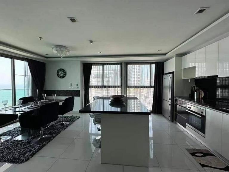 Sea View 3 Bedrooms Condo for rent in Wongamat Beach, Pattaya