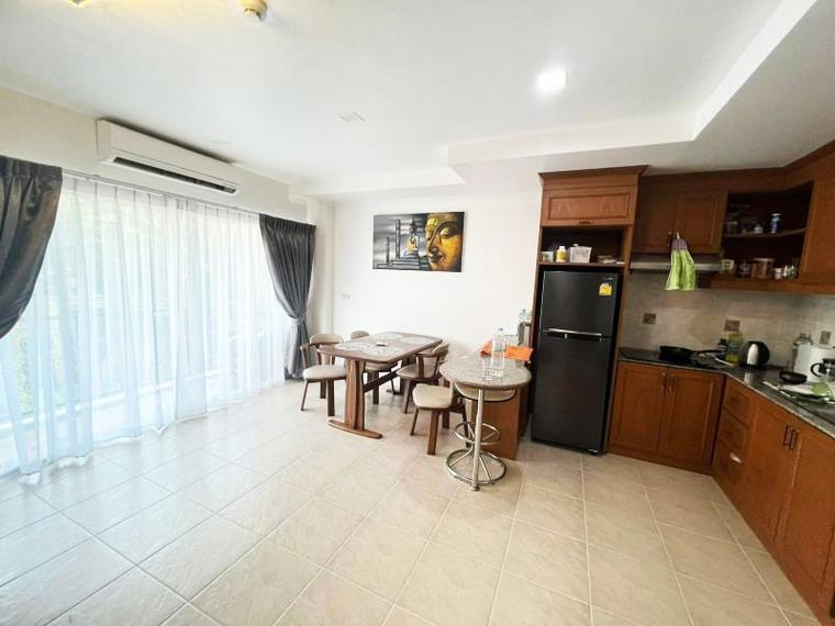 Large One Bedroom Condo for Sale on Pratumnak hill, Pattaya