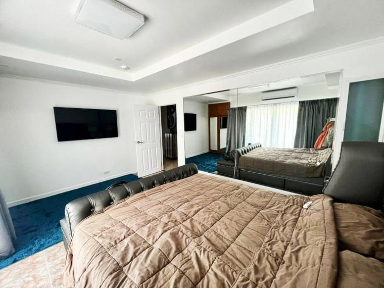 Large One Bedroom Condo for Sale on Pratumnak hill, Pattaya