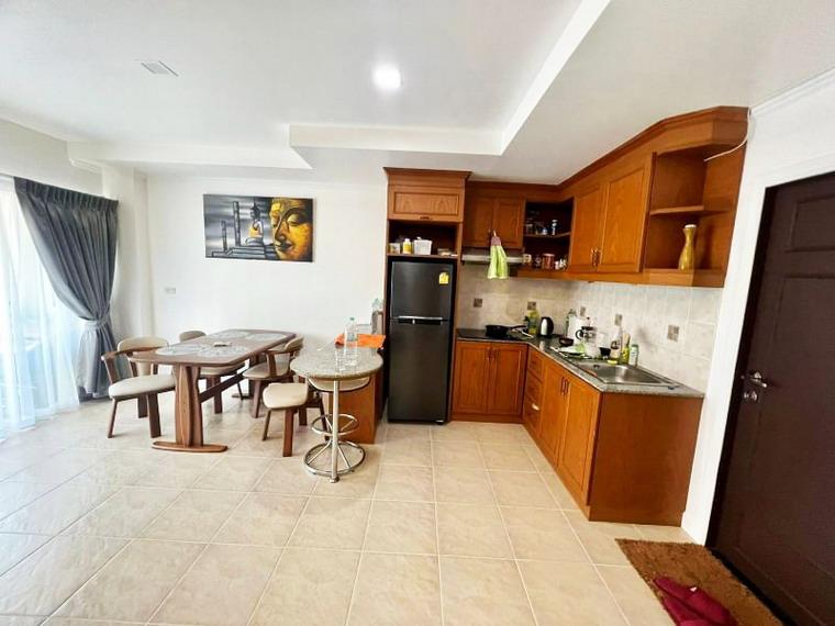 Large One Bedroom Condo for Sale on Pratumnak hill, Pattaya