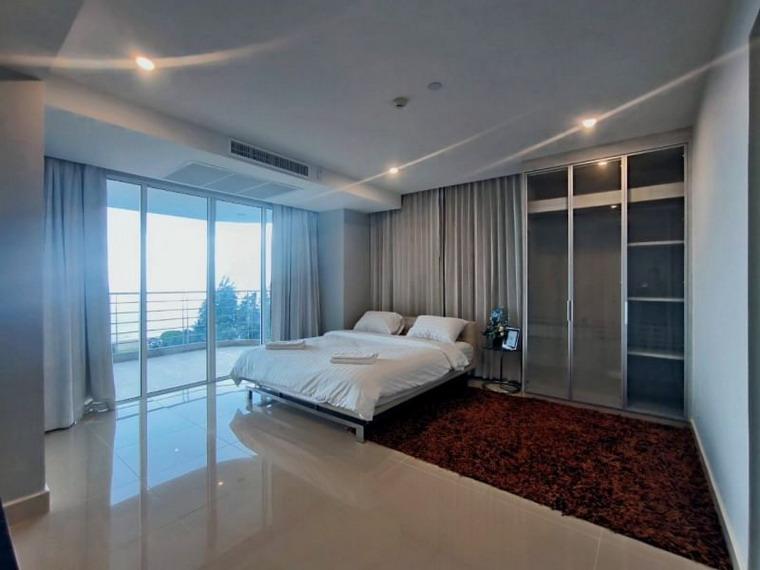 Spacious Sea View condo for Sale or Rent at Na Jomtien