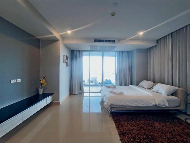 Spacious Sea View condo for Sale or Rent at Na Jomtien