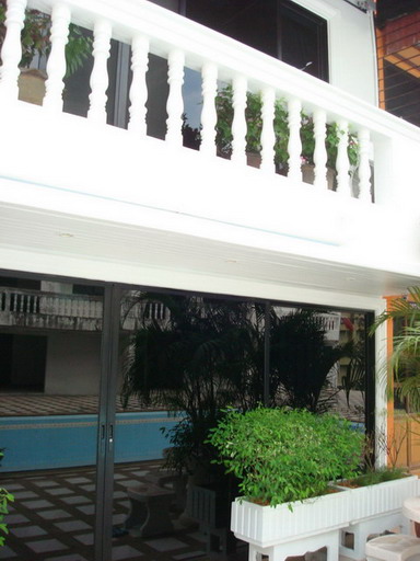 executive town house off pratamnak hill