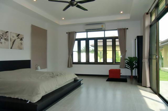 Single House for Sale and Rent in Bang Saray, Sattahip