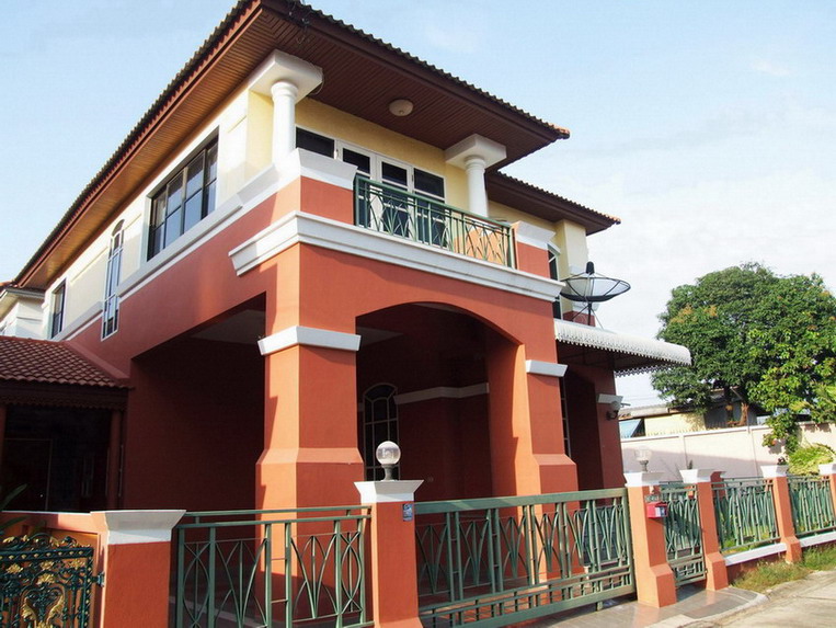 2-Storey House for Sale or Rent on Central Pattaya East side