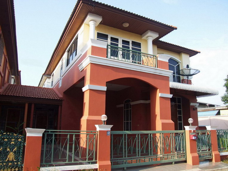 2-Storey House for Sale or Rent on Central Pattaya East side