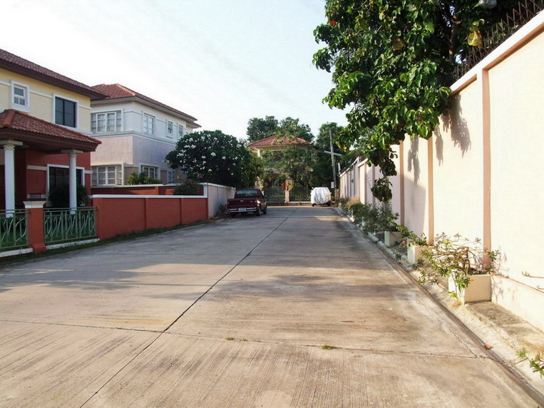 2-Storey House for Sale or Rent on Central Pattaya East side