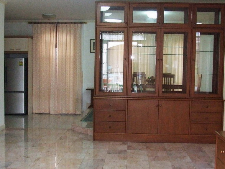 2-Storey House for Sale or Rent on Central Pattaya East side