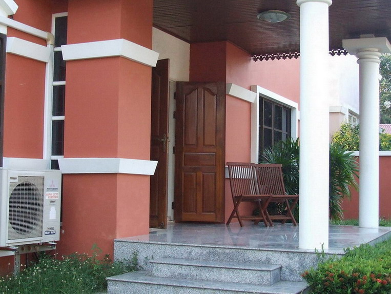 2-Storey House for Sale or Rent on Central Pattaya East side