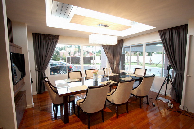 Luxurious 5-Bedroom Platinum Villa in Pong, Pattaya, Chonburi