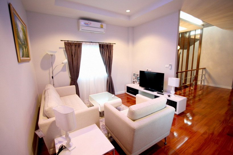 Luxurious 5-Bedroom Platinum Villa in Pong, Pattaya, Chonburi