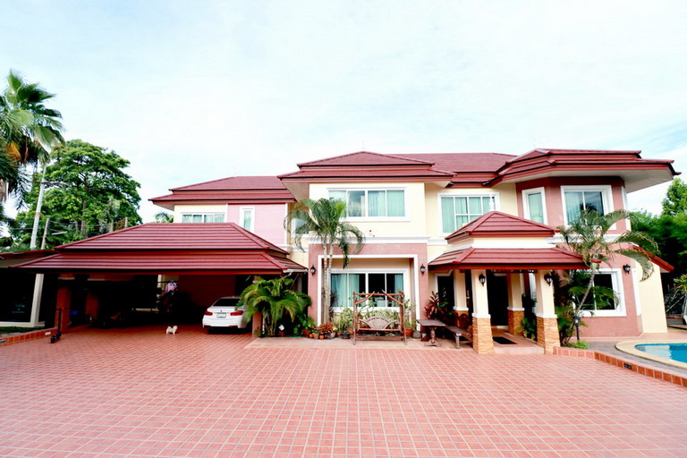 Luxurious 5-Bedroom Platinum Villa in Pong, Pattaya, Chonburi