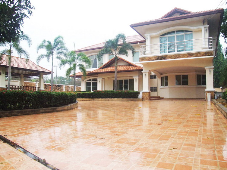 Big House 2 Storey for Sale and Rent