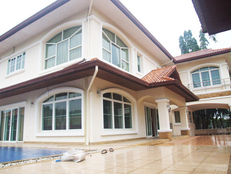 Big House 2 Storey for Sale and Rent