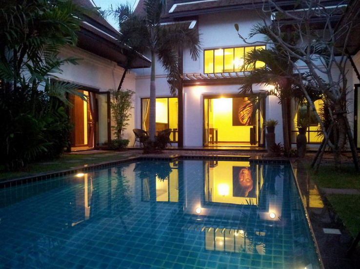 Huge Tropical Garden and Private Pool House for Rent