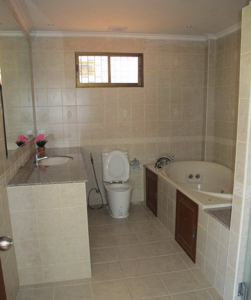 2 Bed House With Private Pool for Rent