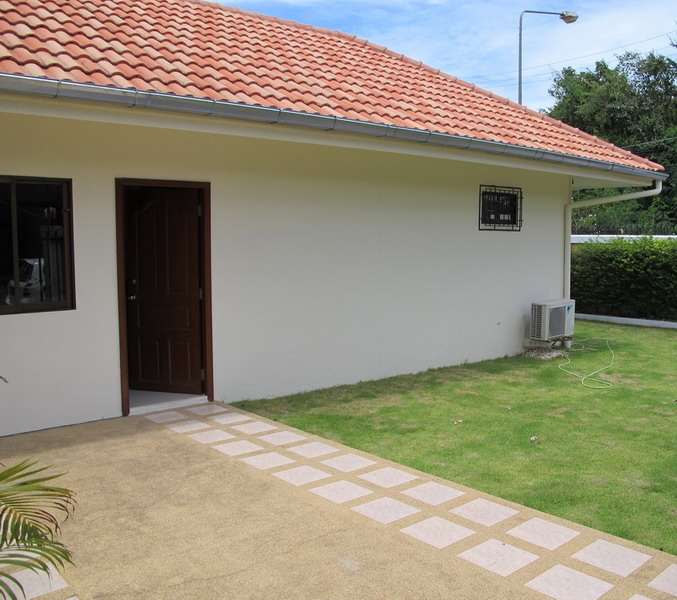 2 Bed House With Private Pool for Rent