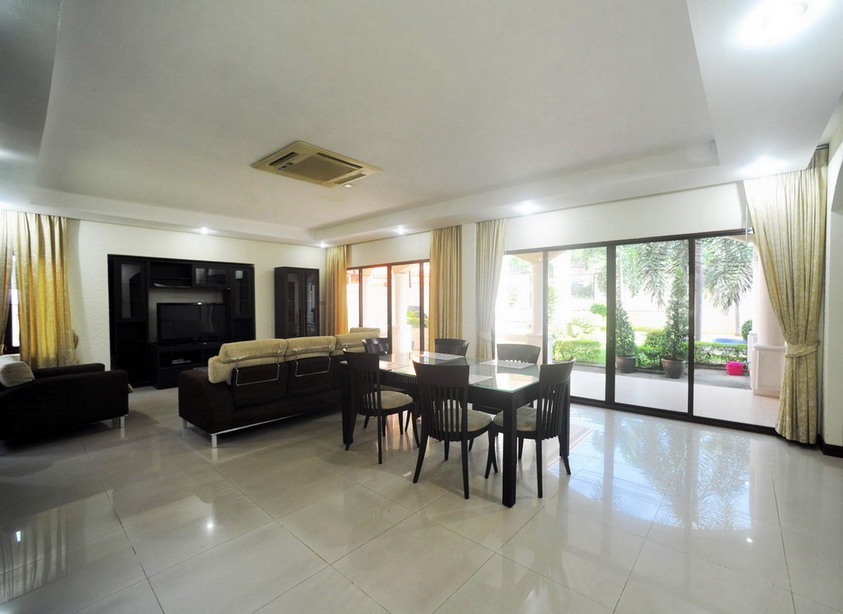 House for Sale or Rent on Pratamnak Hill