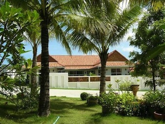 House With Private Pool for Rent