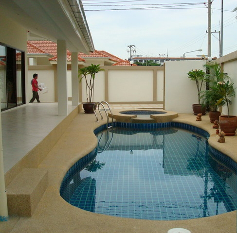 Private Pool 3 Bed House for Rent