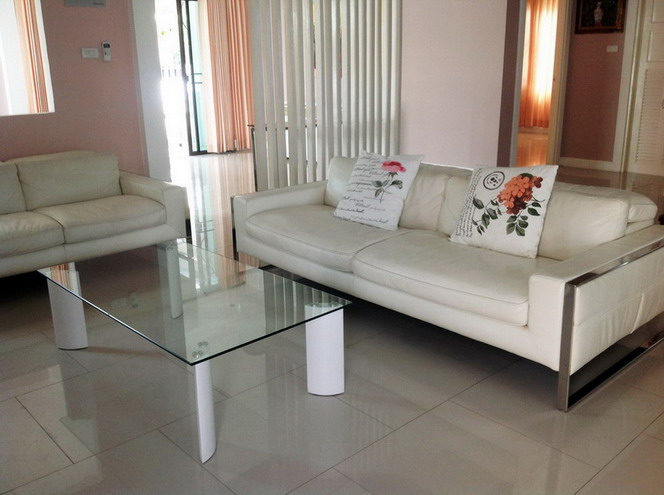 Luxury House For Rent in East Pattaya