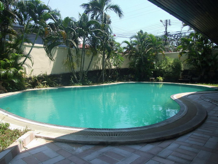Private House With Pool for Rent