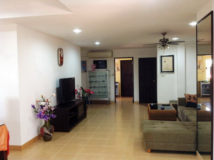 2 Story House for Sale in East Pattaya