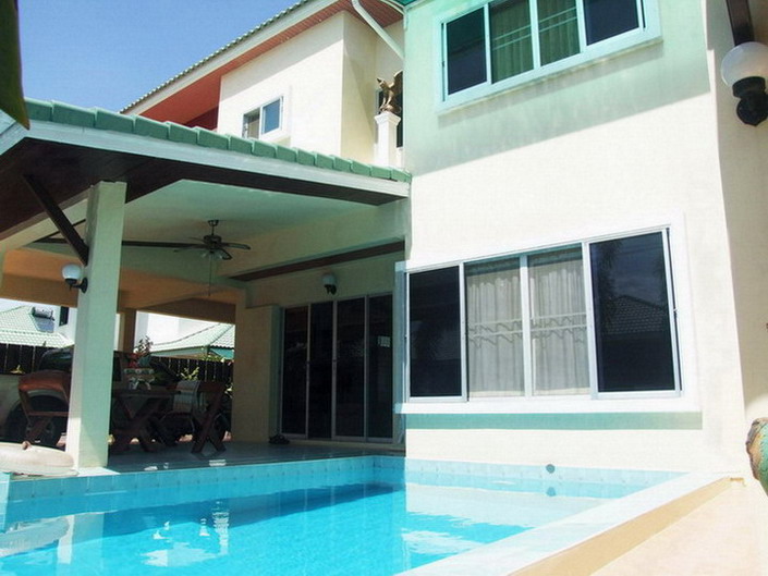 2 Story House for Sale in East Pattaya