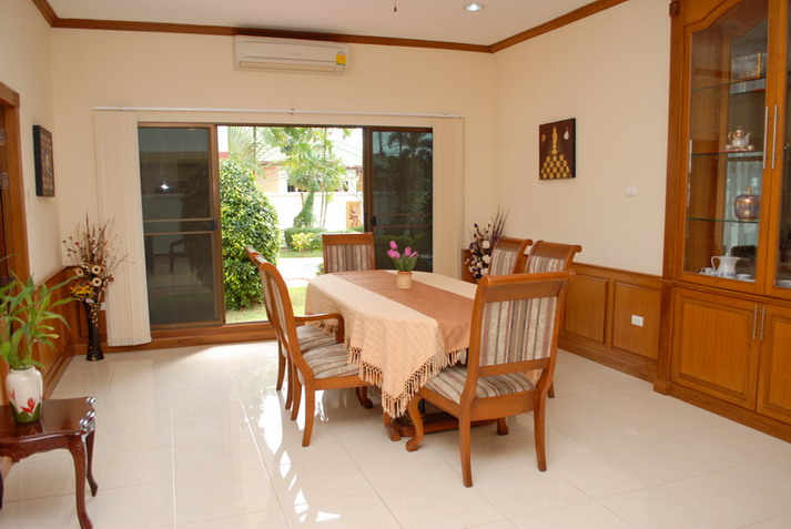 Luxury House For Sale and Rent in East Pattaya