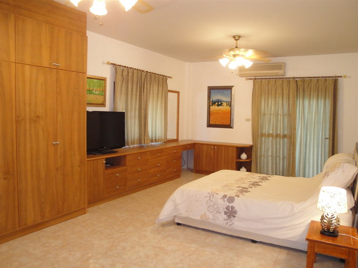 4 Bed Jomtien House for Rent