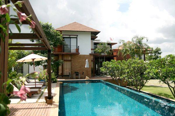 Luxury House For Sale and Rent in East Pattaya